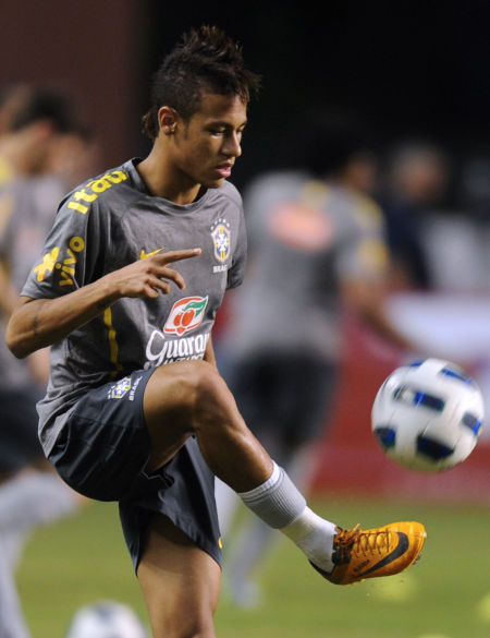 PGL Astana 2025 第一天：顶级比赛、击杀、评论、表情包、网红反应